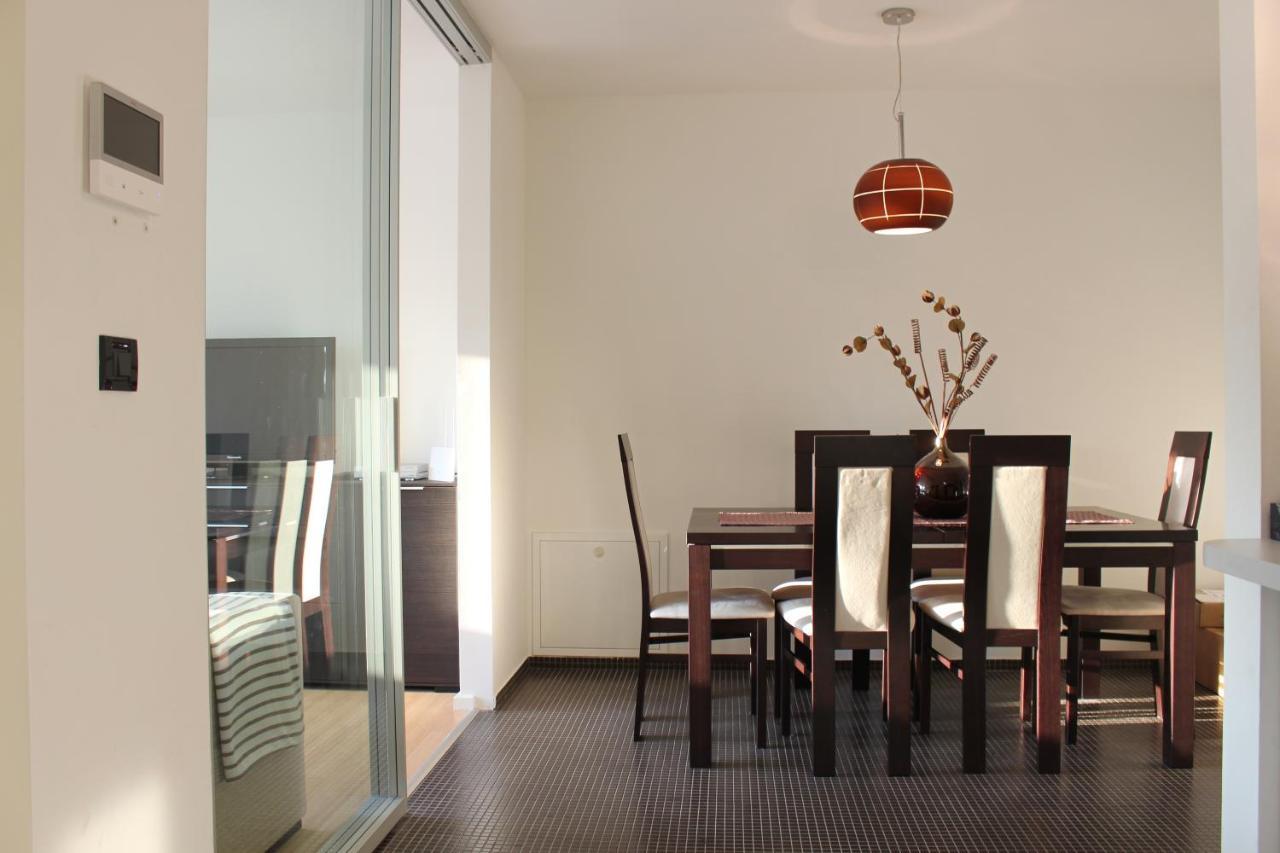 Modern Apartment In The Centre 里耶卡 外观 照片